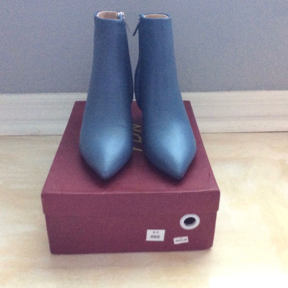 Women’s Kitten-Heel Side Zippers Ankle Boots *LIGHT BLUE*